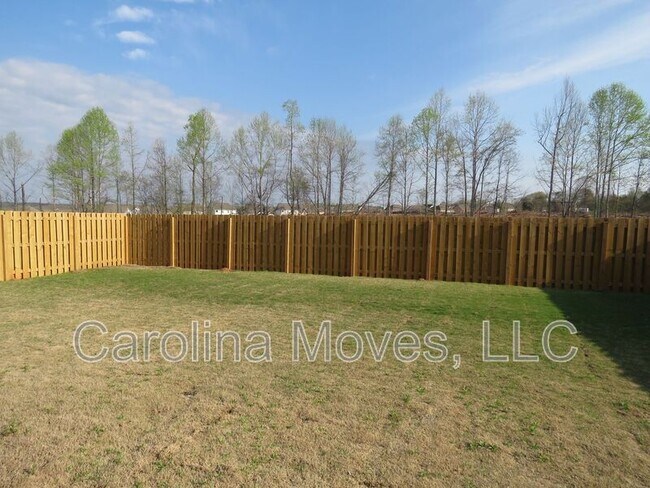 Building Photo - 206 Heatherwood Ln