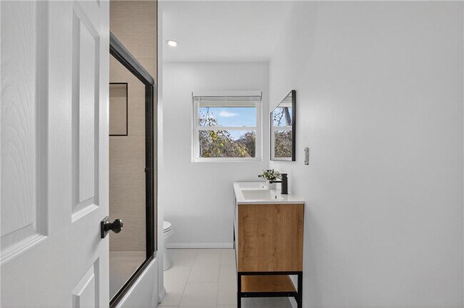 Building Photo - 2967 Flat Shoals Rd