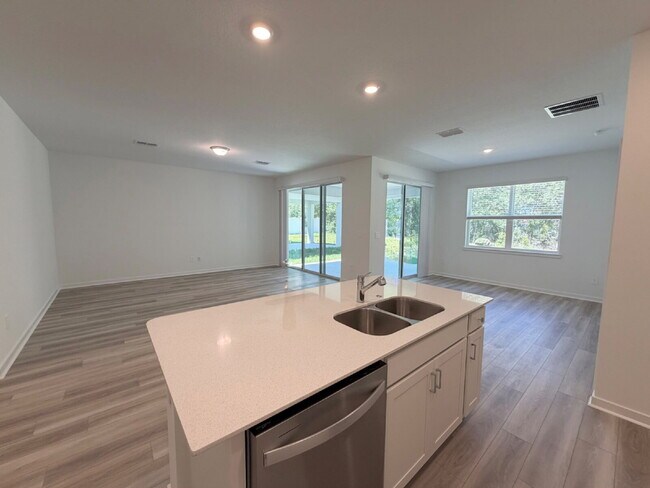 Building Photo - 3935 Big Sky Dr