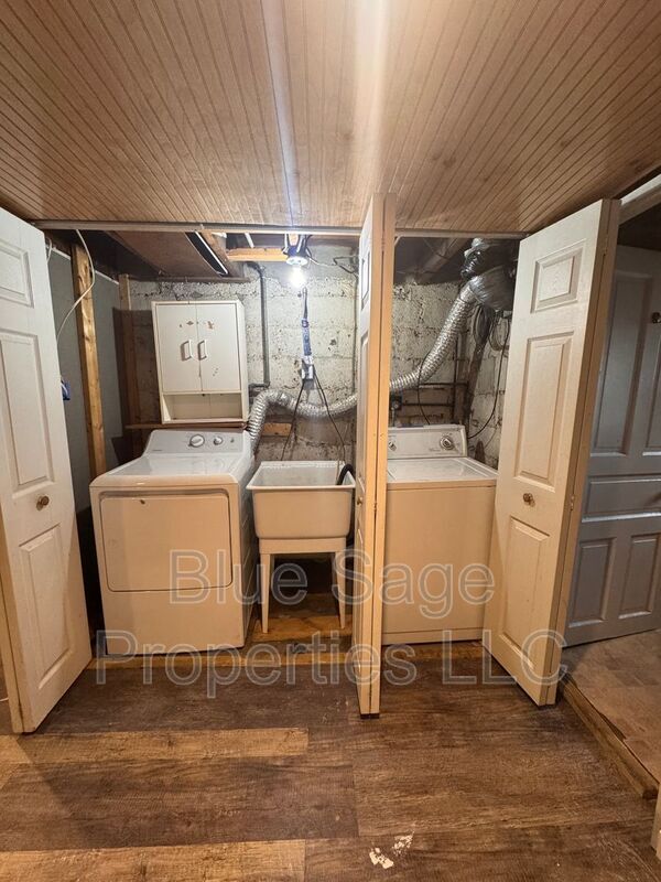 Building Photo - 1411 Lawrence Rd