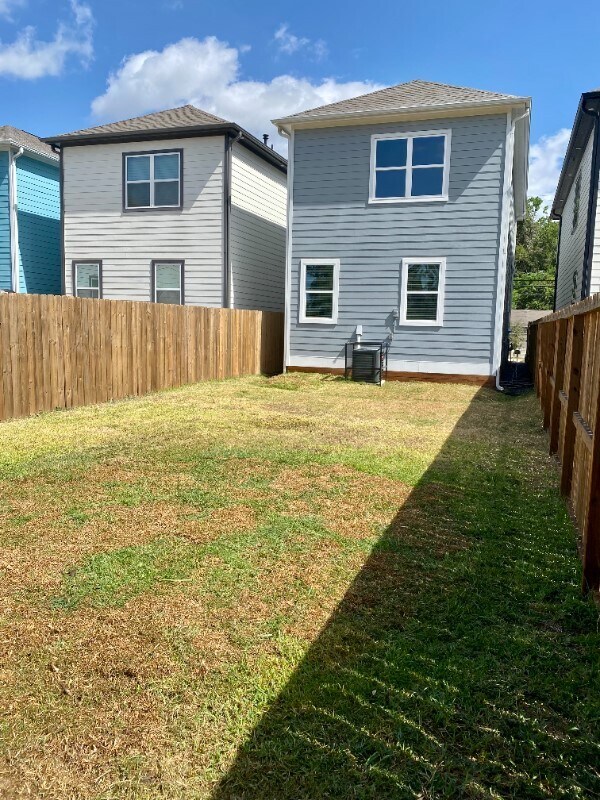 Building Photo - 1839 Dewalt St