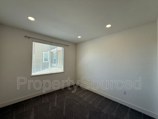 Building Photo - 288 Hopkins Ct