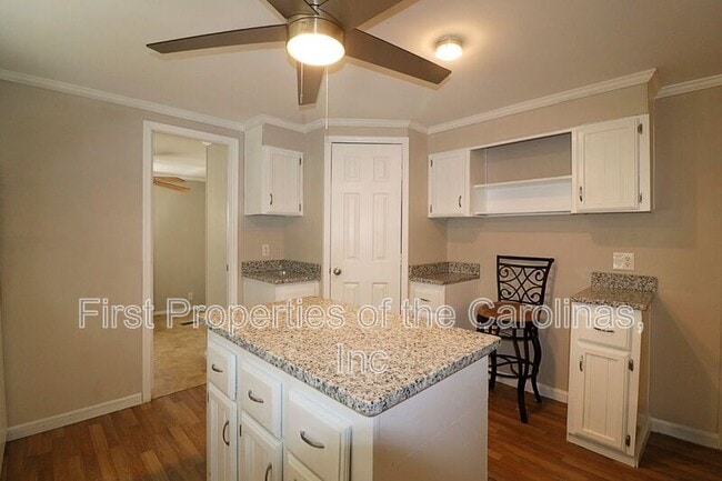 Building Photo - 1148 Southwood Dr