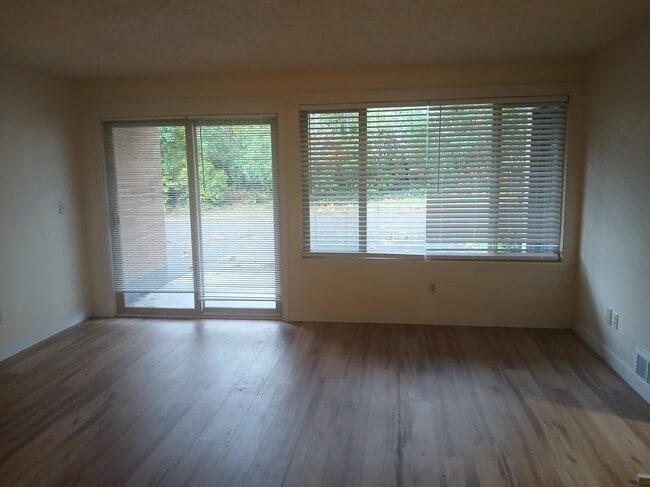 Building Photo - 7622 Chinook Ave