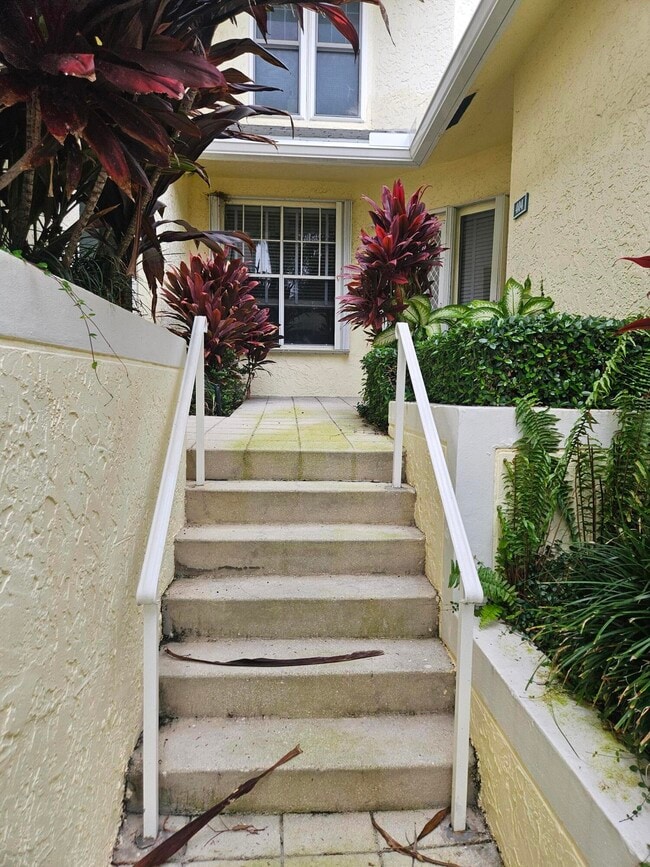 Building Photo - 404 Mainsail Cir