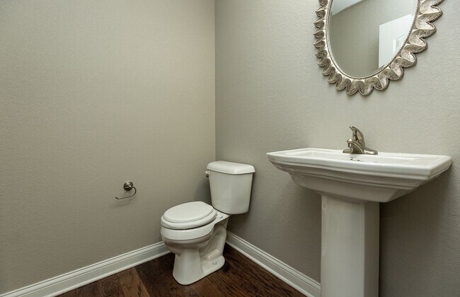 Building Photo - Perfect Single Family Home in Norwalk