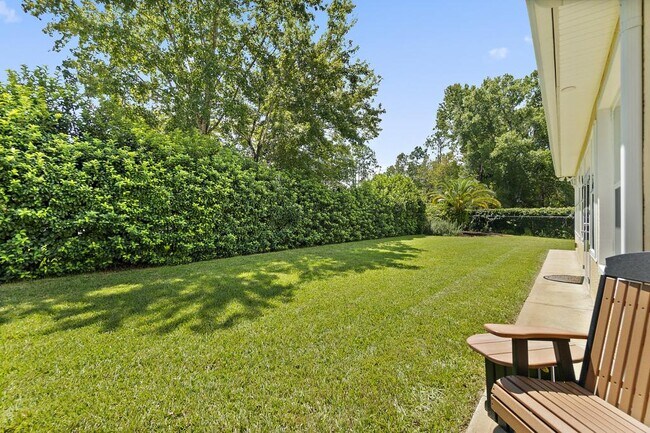 Building Photo - 7 Edgemont Pl