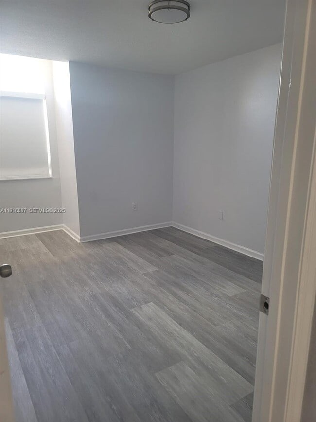 Building Photo - 14765 SW 132nd Pl