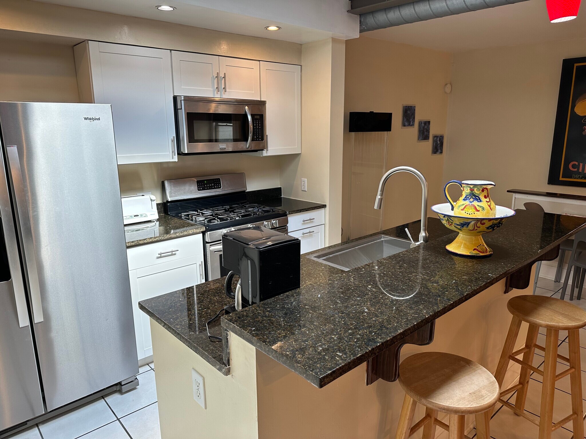 Building Photo - 3 W Hollister St