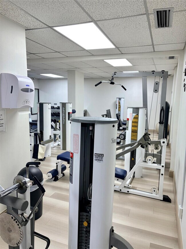 Building Photo - 2701 N Ocean Blvd