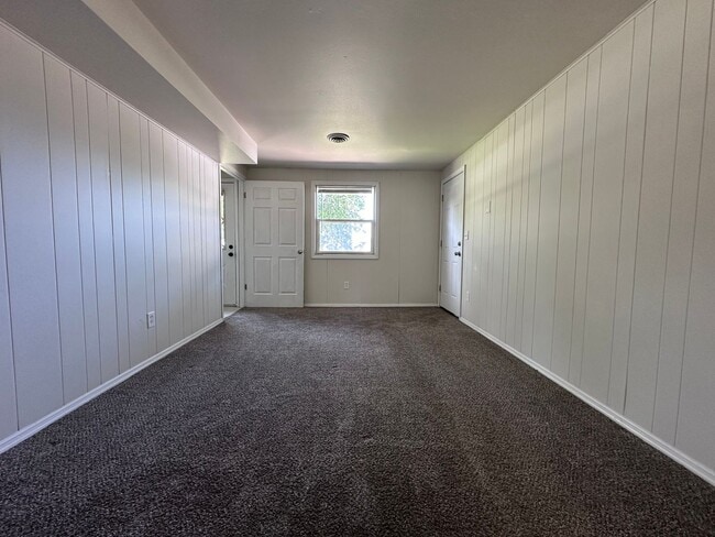 Building Photo - 2746 Nicolet Dr