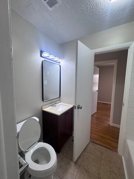 Building Photo - 7363 Hyannis Dr