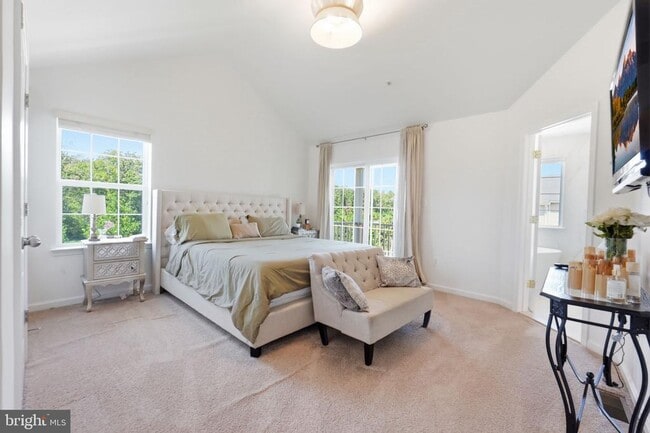 Building Photo - 11360 Sandhurst Pl