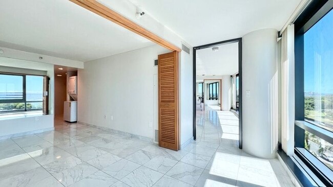 Building Photo - 1330 Ala Moana Blvd