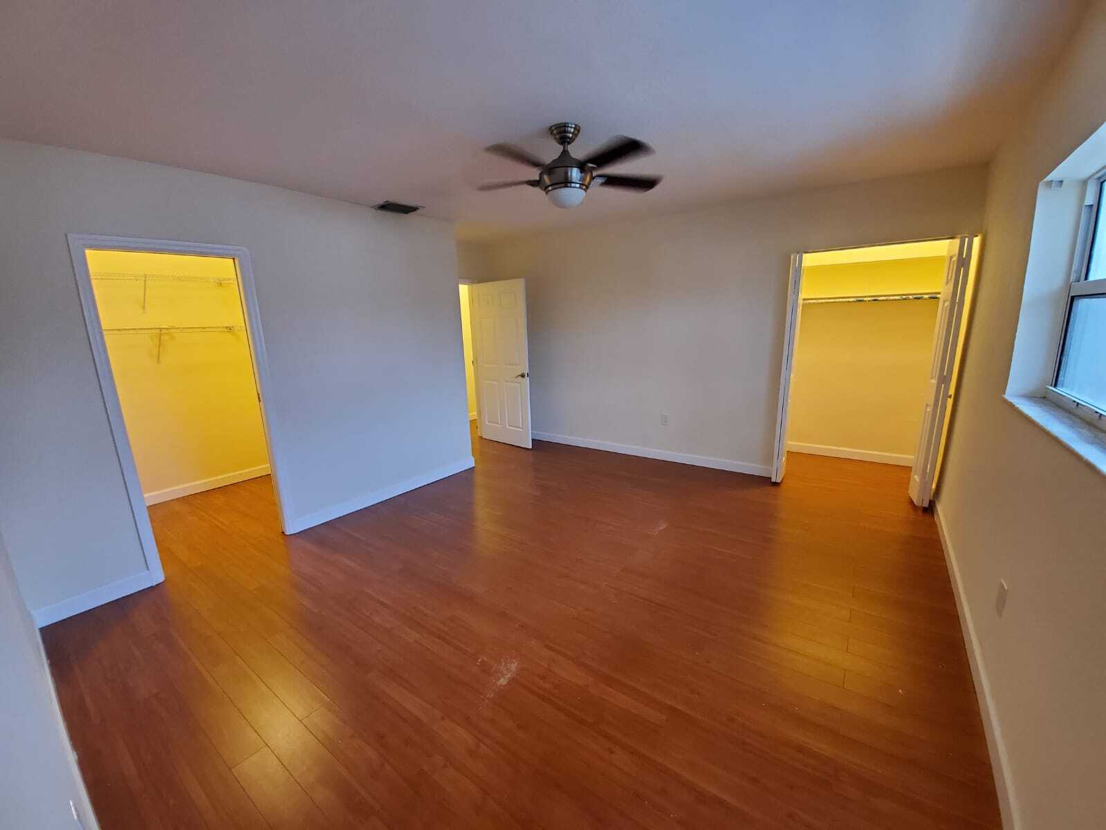 Building Photo - 802 Raymond St