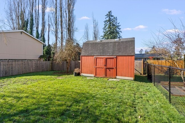 Building Photo - Well-Maintained Tacoma Brick home in Convenient Location