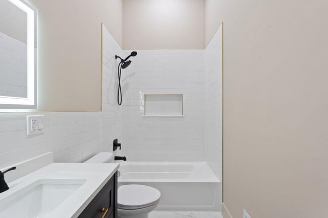 Building Photo - 150 West Side Ave