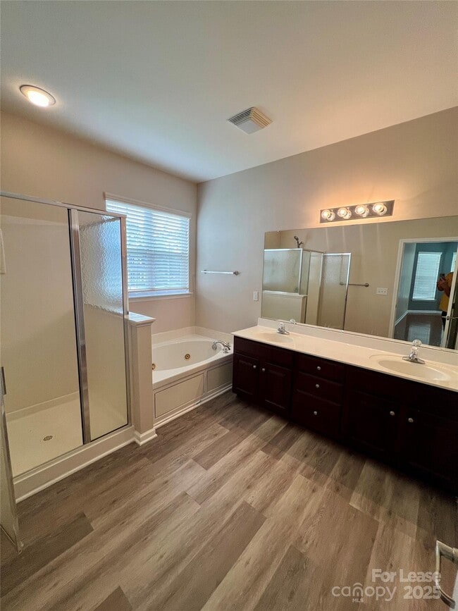 Building Photo - 7001 Mountain Top Ct