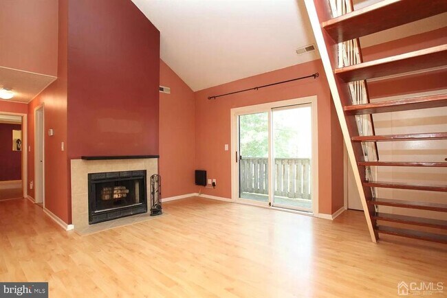 Building Photo - 818 Ravens Crest Dr