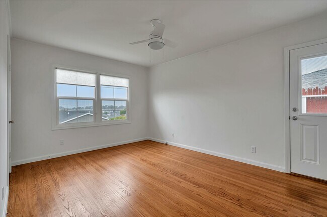 Building Photo - 619 Santa Susana Ave