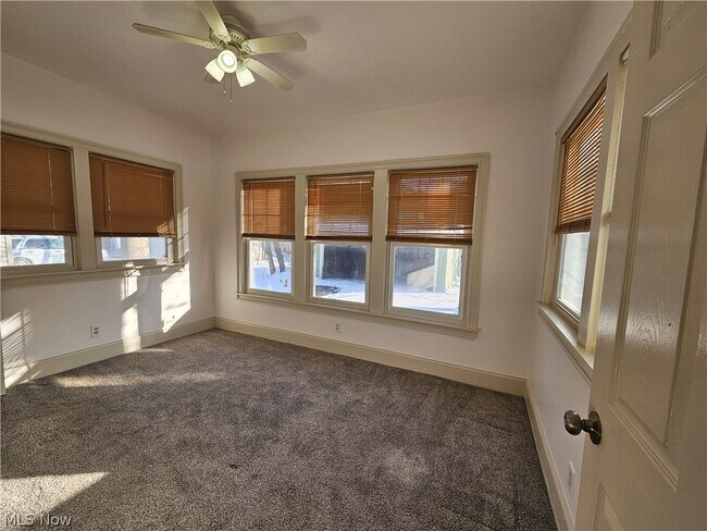 Building Photo - 3430 Beechwood Ave