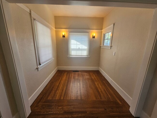 Building Photo - San Leandro Home w/ In-Law Unit: Perfect f...