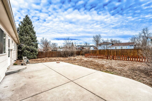 Building Photo - 738 S Nome St