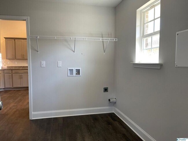 Building Photo - 197 Abercorn Dr