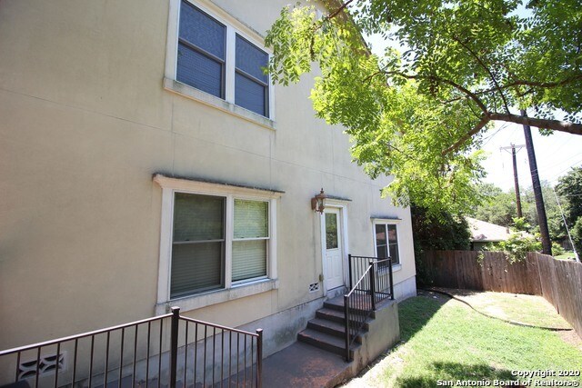 Building Photo - 307 Ridgemont Ave