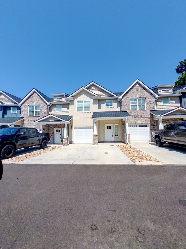 Building Photo - 415 Flt Rdg Wy