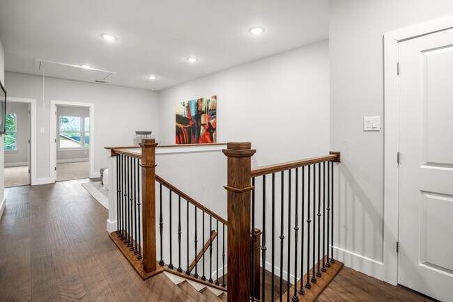 Building Photo - 314 N Stiles St
