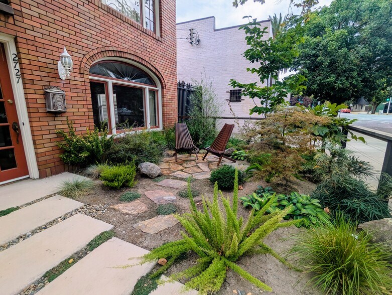 Flagstone patio - 2727 T St