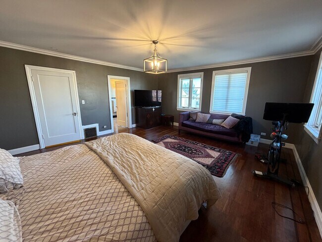 Building Photo - Elegant St. Francis Wood Residence - Available Furnished or Unfurnished