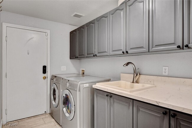 Building Photo - 10587 Sunwind Ave