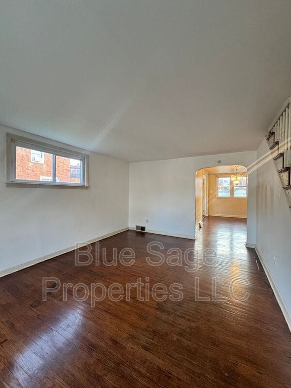 Building Photo - 545 S 4th St