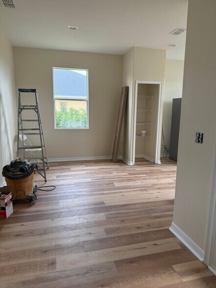 Building Photo - 5014 Yellowtop Loop