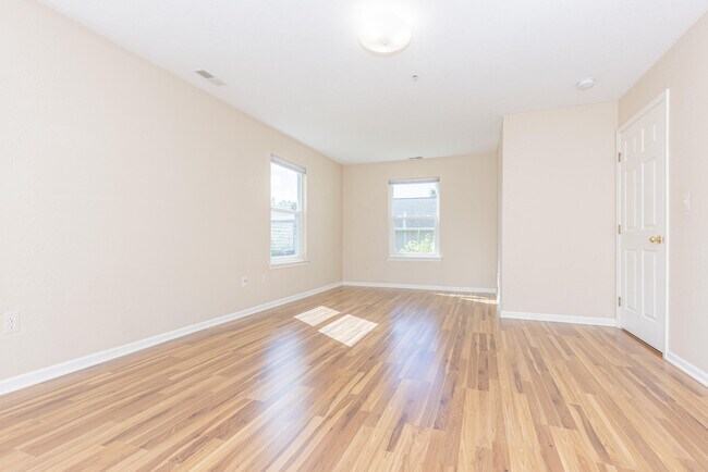 Building Photo - 1324 Heatherwood Ln