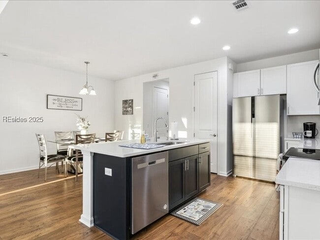 Building Photo - 1388 Good Life Wy