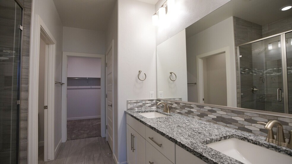 Building Photo - 13942 E Silver Pne Trl