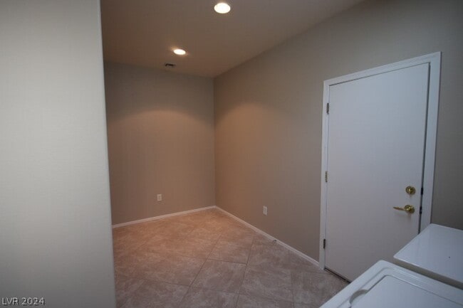 Building Photo - 2112 Mountain City St