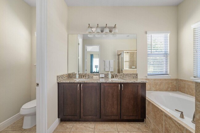 Building Photo - 909 Desert Mountain Ct