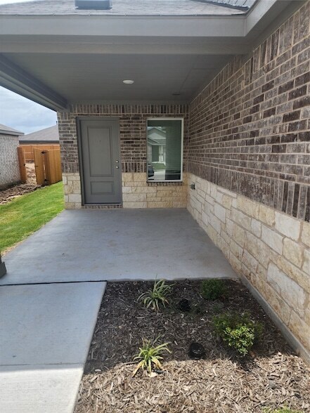 Building Photo - 15013 Bushwacker Wy