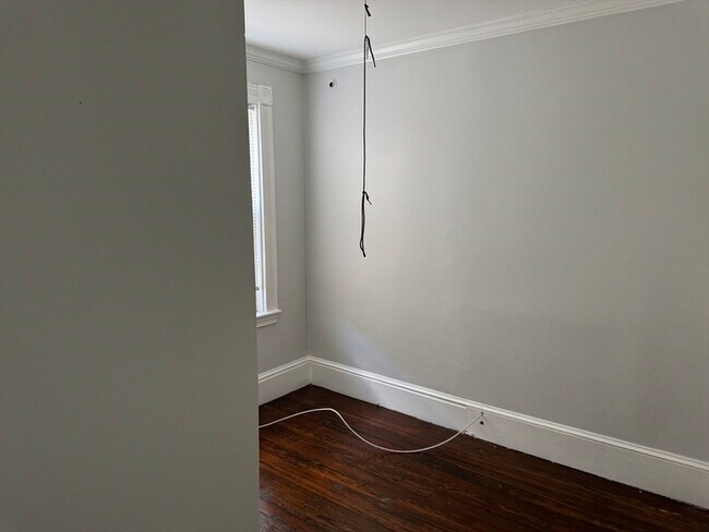 Building Photo - 89 Waldeck St