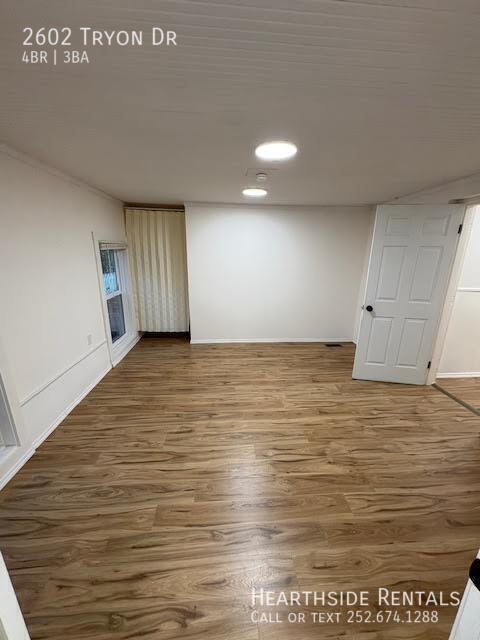 Building Photo - 2602 Tryon Dr