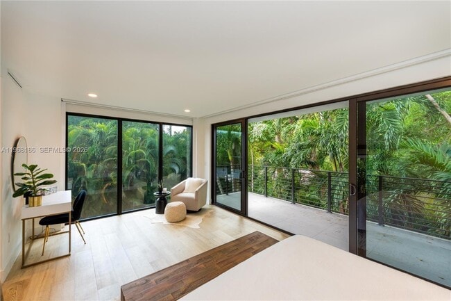 Building Photo - 2550 Overbrook St