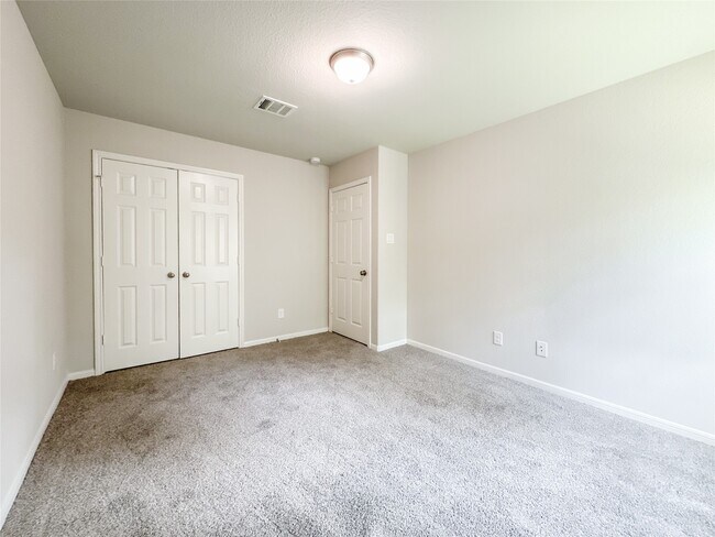 Building Photo - 105 Camelot Pl Ct