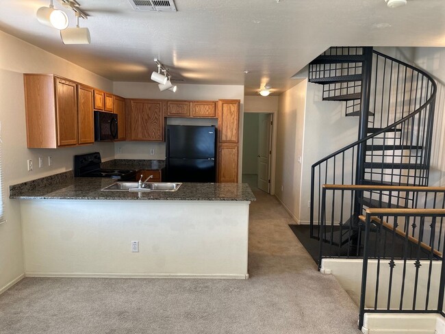 Building Photo - Comfort with Resort-Style Living 2BED/2BAT...