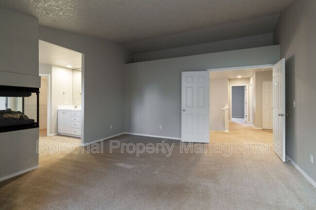 Building Photo - 17407 SE 23rd Way