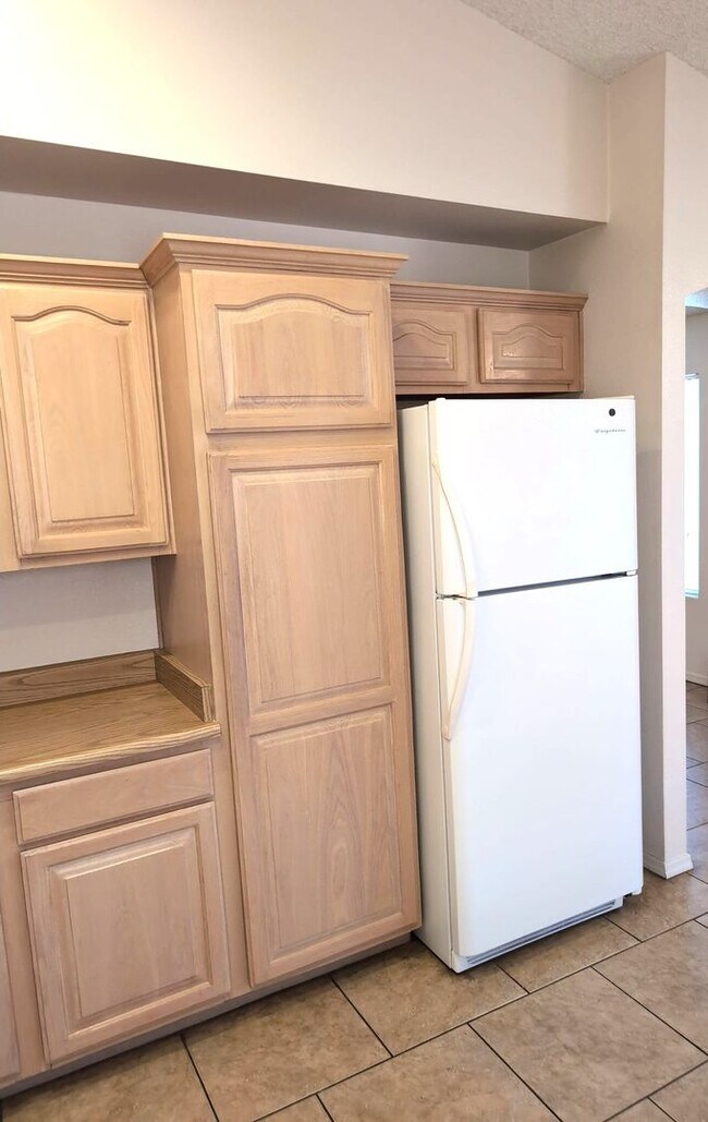Building Photo - 73 S Cypress Ct