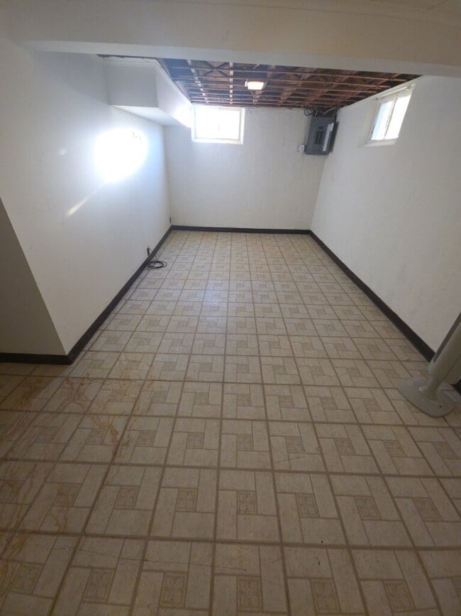 Building Photo - Your Next Home Awaits! Stylish 3-Bed on Perthshire Rd – Move-In Ready